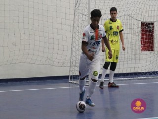 
<a style='margin-left: 5px;' class='btn btn-xs btn-social btn-facebook' href='https://www.facebook.com/sharer/sharer.php?u=https://www.boladovale.com.br/imgs/800-800-90/conteudo/fotos/1651/img0346.jpg' rel='popup' data-width='500' data-height='400'><i class='fa fa-facebook'></i>Compartilhar <span class='hidden-xs'>no Facebook</span>
</a> 
<a class='btn btn-default btn-xs' target='_blank' href='imgs/800-800-90/conteudo/fotos/1651/img0346.jpg'>
<span class='glyphicon glyphicon-cloud-download'></span> Salvar
</a> 
<span></span>
