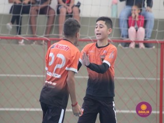 
<a style='margin-left: 5px;' class='btn btn-xs btn-social btn-facebook' href='https://www.facebook.com/sharer/sharer.php?u=https://www.boladovale.com.br/imgs/800-800-90/conteudo/fotos/1651/img0381.jpg' rel='popup' data-width='500' data-height='400'><i class='fa fa-facebook'></i>Compartilhar <span class='hidden-xs'>no Facebook</span>
</a> 
<a class='btn btn-default btn-xs' target='_blank' href='imgs/800-800-90/conteudo/fotos/1651/img0381.jpg'>
<span class='glyphicon glyphicon-cloud-download'></span> Salvar
</a> 
<span></span>