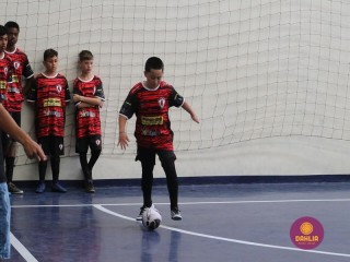 
<a style='margin-left: 5px;' class='btn btn-xs btn-social btn-facebook' href='https://www.facebook.com/sharer/sharer.php?u=https://www.boladovale.com.br/imgs/800-800-90/conteudo/fotos/1651/img0418.jpg' rel='popup' data-width='500' data-height='400'><i class='fa fa-facebook'></i>Compartilhar <span class='hidden-xs'>no Facebook</span>
</a> 
<a class='btn btn-default btn-xs' target='_blank' href='imgs/800-800-90/conteudo/fotos/1651/img0418.jpg'>
<span class='glyphicon glyphicon-cloud-download'></span> Salvar
</a> 
<span></span>