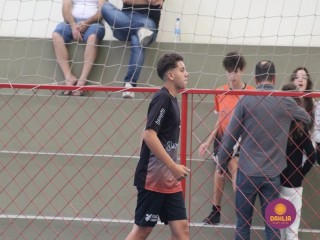 
<a style='margin-left: 5px;' class='btn btn-xs btn-social btn-facebook' href='https://www.facebook.com/sharer/sharer.php?u=https://www.boladovale.com.br/imgs/800-800-90/conteudo/fotos/1651/img0435.jpg' rel='popup' data-width='500' data-height='400'><i class='fa fa-facebook'></i>Compartilhar <span class='hidden-xs'>no Facebook</span>
</a> 
<a class='btn btn-default btn-xs' target='_blank' href='imgs/800-800-90/conteudo/fotos/1651/img0435.jpg'>
<span class='glyphicon glyphicon-cloud-download'></span> Salvar
</a> 
<span></span>