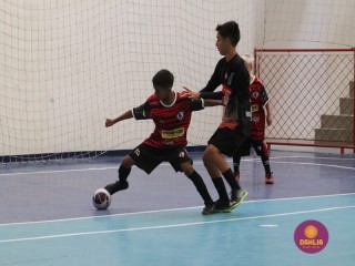 
<a style='margin-left: 5px;' class='btn btn-xs btn-social btn-facebook' href='https://www.facebook.com/sharer/sharer.php?u=https://www.boladovale.com.br/imgs/800-800-90/conteudo/fotos/1651/img0440.jpg' rel='popup' data-width='500' data-height='400'><i class='fa fa-facebook'></i>Compartilhar <span class='hidden-xs'>no Facebook</span>
</a> 
<a class='btn btn-default btn-xs' target='_blank' href='imgs/800-800-90/conteudo/fotos/1651/img0440.jpg'>
<span class='glyphicon glyphicon-cloud-download'></span> Salvar
</a> 
<span></span>