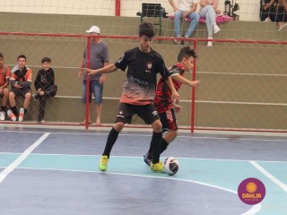 
<a style='margin-left: 5px;' class='btn btn-xs btn-social btn-facebook' href='https://www.facebook.com/sharer/sharer.php?u=https://www.boladovale.com.br/imgs/800-800-90/conteudo/fotos/1651/img0464.jpg' rel='popup' data-width='500' data-height='400'><i class='fa fa-facebook'></i>Compartilhar <span class='hidden-xs'>no Facebook</span>
</a> 
<a class='btn btn-default btn-xs' target='_blank' href='imgs/800-800-90/conteudo/fotos/1651/img0464.jpg'>
<span class='glyphicon glyphicon-cloud-download'></span> Salvar
</a> 
<span></span>