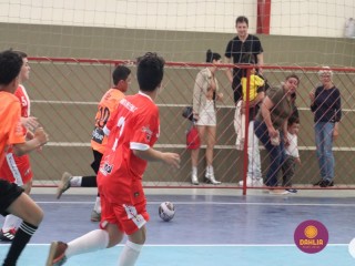 
<a style='margin-left: 5px;' class='btn btn-xs btn-social btn-facebook' href='https://www.facebook.com/sharer/sharer.php?u=https://www.boladovale.com.br/imgs/800-800-90/conteudo/fotos/1651/img0489.jpg' rel='popup' data-width='500' data-height='400'><i class='fa fa-facebook'></i>Compartilhar <span class='hidden-xs'>no Facebook</span>
</a> 
<a class='btn btn-default btn-xs' target='_blank' href='imgs/800-800-90/conteudo/fotos/1651/img0489.jpg'>
<span class='glyphicon glyphicon-cloud-download'></span> Salvar
</a> 
<span></span>