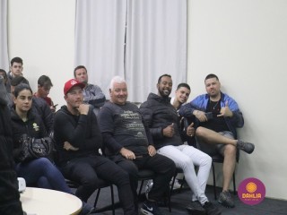 
<a style='margin-left: 5px;' class='btn btn-xs btn-social btn-facebook' href='https://www.facebook.com/sharer/sharer.php?u=https://www.boladovale.com.br/imgs/800-800-90/conteudo/fotos/1652/img0548.jpg' rel='popup' data-width='500' data-height='400'><i class='fa fa-facebook'></i>Compartilhar <span class='hidden-xs'>no Facebook</span>
</a> 
<a class='btn btn-default btn-xs' target='_blank' href='imgs/800-800-90/conteudo/fotos/1652/img0548.jpg'>
<span class='glyphicon glyphicon-cloud-download'></span> Salvar
</a> 
<span></span>