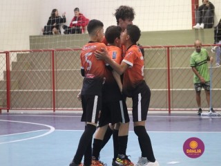 
<a style='margin-left: 5px;' class='btn btn-xs btn-social btn-facebook' href='https://www.facebook.com/sharer/sharer.php?u=https://www.boladovale.com.br/imgs/800-800-90/conteudo/fotos/1653/img5715.jpg' rel='popup' data-width='500' data-height='400'><i class='fa fa-facebook'></i>Compartilhar <span class='hidden-xs'>no Facebook</span>
</a> 
<a class='btn btn-default btn-xs' target='_blank' href='imgs/800-800-90/conteudo/fotos/1653/img5715.jpg'>
<span class='glyphicon glyphicon-cloud-download'></span> Salvar
</a> 
<span></span>