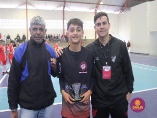 
<a style='margin-left: 5px;' class='btn btn-xs btn-social btn-facebook' href='https://www.facebook.com/sharer/sharer.php?u=https://www.boladovale.com.br/imgs/800-800-90/conteudo/fotos/1653/img5861.jpg' rel='popup' data-width='500' data-height='400'><i class='fa fa-facebook'></i>Compartilhar <span class='hidden-xs'>no Facebook</span>
</a> 
<a class='btn btn-default btn-xs' target='_blank' href='imgs/800-800-90/conteudo/fotos/1653/img5861.jpg'>
<span class='glyphicon glyphicon-cloud-download'></span> Salvar
</a> 
<span></span>