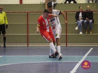 
<a style='margin-left: 5px;' class='btn btn-xs btn-social btn-facebook' href='https://www.facebook.com/sharer/sharer.php?u=https://www.boladovale.com.br/imgs/800-800-90/conteudo/fotos/1653/img5892.jpg' rel='popup' data-width='500' data-height='400'><i class='fa fa-facebook'></i>Compartilhar <span class='hidden-xs'>no Facebook</span>
</a> 
<a class='btn btn-default btn-xs' target='_blank' href='imgs/800-800-90/conteudo/fotos/1653/img5892.jpg'>
<span class='glyphicon glyphicon-cloud-download'></span> Salvar
</a> 
<span></span>