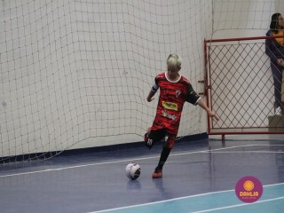 
<a style='margin-left: 5px;' class='btn btn-xs btn-social btn-facebook' href='https://www.facebook.com/sharer/sharer.php?u=https://www.boladovale.com.br/imgs/800-800-90/conteudo/fotos/1653/img5952.jpg' rel='popup' data-width='500' data-height='400'><i class='fa fa-facebook'></i>Compartilhar <span class='hidden-xs'>no Facebook</span>
</a> 
<a class='btn btn-default btn-xs' target='_blank' href='imgs/800-800-90/conteudo/fotos/1653/img5952.jpg'>
<span class='glyphicon glyphicon-cloud-download'></span> Salvar
</a> 
<span></span>