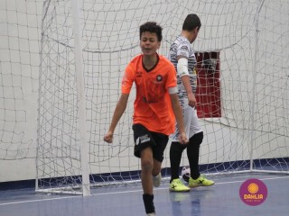 
<a style='margin-left: 5px;' class='btn btn-xs btn-social btn-facebook' href='https://www.facebook.com/sharer/sharer.php?u=https://www.boladovale.com.br/imgs/800-800-90/conteudo/fotos/1653/img5992.jpg' rel='popup' data-width='500' data-height='400'><i class='fa fa-facebook'></i>Compartilhar <span class='hidden-xs'>no Facebook</span>
</a> 
<a class='btn btn-default btn-xs' target='_blank' href='imgs/800-800-90/conteudo/fotos/1653/img5992.jpg'>
<span class='glyphicon glyphicon-cloud-download'></span> Salvar
</a> 
<span></span>