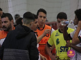 
<a style='margin-left: 5px;' class='btn btn-xs btn-social btn-facebook' href='https://www.facebook.com/sharer/sharer.php?u=https://www.boladovale.com.br/imgs/800-800-90/conteudo/fotos/1654/img6368.jpg' rel='popup' data-width='500' data-height='400'><i class='fa fa-facebook'></i>Compartilhar <span class='hidden-xs'>no Facebook</span>
</a> 
<a class='btn btn-default btn-xs' target='_blank' href='imgs/800-800-90/conteudo/fotos/1654/img6368.jpg'>
<span class='glyphicon glyphicon-cloud-download'></span> Salvar
</a> 
<span></span>