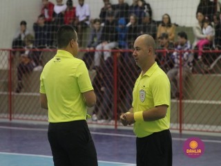 
<a style='margin-left: 5px;' class='btn btn-xs btn-social btn-facebook' href='https://www.facebook.com/sharer/sharer.php?u=https://www.boladovale.com.br/imgs/800-800-90/conteudo/fotos/1654/img6372.jpg' rel='popup' data-width='500' data-height='400'><i class='fa fa-facebook'></i>Compartilhar <span class='hidden-xs'>no Facebook</span>
</a> 
<a class='btn btn-default btn-xs' target='_blank' href='imgs/800-800-90/conteudo/fotos/1654/img6372.jpg'>
<span class='glyphicon glyphicon-cloud-download'></span> Salvar
</a> 
<span></span>