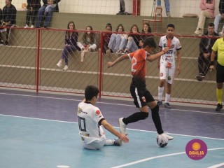 
<a style='margin-left: 5px;' class='btn btn-xs btn-social btn-facebook' href='https://www.facebook.com/sharer/sharer.php?u=https://www.boladovale.com.br/imgs/800-800-90/conteudo/fotos/1654/img6395.jpg' rel='popup' data-width='500' data-height='400'><i class='fa fa-facebook'></i>Compartilhar <span class='hidden-xs'>no Facebook</span>
</a> 
<a class='btn btn-default btn-xs' target='_blank' href='imgs/800-800-90/conteudo/fotos/1654/img6395.jpg'>
<span class='glyphicon glyphicon-cloud-download'></span> Salvar
</a> 
<span></span>