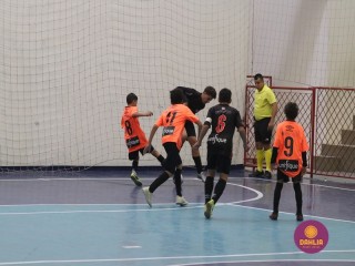 
<a style='margin-left: 5px;' class='btn btn-xs btn-social btn-facebook' href='https://www.facebook.com/sharer/sharer.php?u=https://www.boladovale.com.br/imgs/800-800-90/conteudo/fotos/1655/img6455.jpg' rel='popup' data-width='500' data-height='400'><i class='fa fa-facebook'></i>Compartilhar <span class='hidden-xs'>no Facebook</span>
</a> 
<a class='btn btn-default btn-xs' target='_blank' href='imgs/800-800-90/conteudo/fotos/1655/img6455.jpg'>
<span class='glyphicon glyphicon-cloud-download'></span> Salvar
</a> 
<span></span>