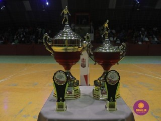 
<a style='margin-left: 5px;' class='btn btn-xs btn-social btn-facebook' href='https://www.facebook.com/sharer/sharer.php?u=https://www.boladovale.com.br/imgs/800-800-90/conteudo/fotos/1657/img6478.jpg' rel='popup' data-width='500' data-height='400'><i class='fa fa-facebook'></i>Compartilhar <span class='hidden-xs'>no Facebook</span>
</a> 
<a class='btn btn-default btn-xs' target='_blank' href='imgs/800-800-90/conteudo/fotos/1657/img6478.jpg'>
<span class='glyphicon glyphicon-cloud-download'></span> Salvar
</a> 
<span></span>