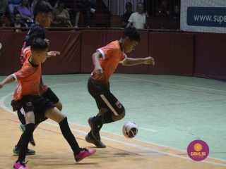 
<a style='margin-left: 5px;' class='btn btn-xs btn-social btn-facebook' href='https://www.facebook.com/sharer/sharer.php?u=https://www.boladovale.com.br/imgs/800-800-90/conteudo/fotos/1657/img6542.jpg' rel='popup' data-width='500' data-height='400'><i class='fa fa-facebook'></i>Compartilhar <span class='hidden-xs'>no Facebook</span>
</a> 
<a class='btn btn-default btn-xs' target='_blank' href='imgs/800-800-90/conteudo/fotos/1657/img6542.jpg'>
<span class='glyphicon glyphicon-cloud-download'></span> Salvar
</a> 
<span></span>
