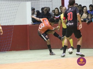 
<a style='margin-left: 5px;' class='btn btn-xs btn-social btn-facebook' href='https://www.facebook.com/sharer/sharer.php?u=https://www.boladovale.com.br/imgs/800-800-90/conteudo/fotos/1657/img6654.jpg' rel='popup' data-width='500' data-height='400'><i class='fa fa-facebook'></i>Compartilhar <span class='hidden-xs'>no Facebook</span>
</a> 
<a class='btn btn-default btn-xs' target='_blank' href='imgs/800-800-90/conteudo/fotos/1657/img6654.jpg'>
<span class='glyphicon glyphicon-cloud-download'></span> Salvar
</a> 
<span></span>