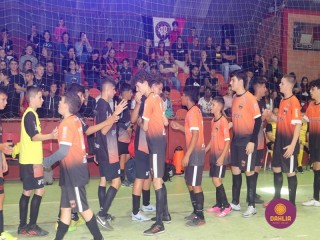 
<a style='margin-left: 5px;' class='btn btn-xs btn-social btn-facebook' href='https://www.facebook.com/sharer/sharer.php?u=https://www.boladovale.com.br/imgs/800-800-90/conteudo/fotos/1657/img6688.jpg' rel='popup' data-width='500' data-height='400'><i class='fa fa-facebook'></i>Compartilhar <span class='hidden-xs'>no Facebook</span>
</a> 
<a class='btn btn-default btn-xs' target='_blank' href='imgs/800-800-90/conteudo/fotos/1657/img6688.jpg'>
<span class='glyphicon glyphicon-cloud-download'></span> Salvar
</a> 
<span></span>