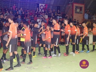 
<a style='margin-left: 5px;' class='btn btn-xs btn-social btn-facebook' href='https://www.facebook.com/sharer/sharer.php?u=https://www.boladovale.com.br/imgs/800-800-90/conteudo/fotos/1657/img6690.jpg' rel='popup' data-width='500' data-height='400'><i class='fa fa-facebook'></i>Compartilhar <span class='hidden-xs'>no Facebook</span>
</a> 
<a class='btn btn-default btn-xs' target='_blank' href='imgs/800-800-90/conteudo/fotos/1657/img6690.jpg'>
<span class='glyphicon glyphicon-cloud-download'></span> Salvar
</a> 
<span></span>