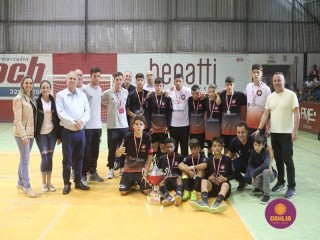 
<a style='margin-left: 5px;' class='btn btn-xs btn-social btn-facebook' href='https://www.facebook.com/sharer/sharer.php?u=https://www.boladovale.com.br/imgs/800-800-90/conteudo/fotos/1658/img6730.jpg' rel='popup' data-width='500' data-height='400'><i class='fa fa-facebook'></i>Compartilhar <span class='hidden-xs'>no Facebook</span>
</a> 
<a class='btn btn-default btn-xs' target='_blank' href='imgs/800-800-90/conteudo/fotos/1658/img6730.jpg'>
<span class='glyphicon glyphicon-cloud-download'></span> Salvar
</a> 
<span></span>