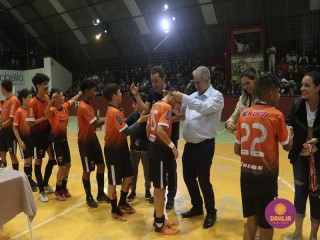 
<a style='margin-left: 5px;' class='btn btn-xs btn-social btn-facebook' href='https://www.facebook.com/sharer/sharer.php?u=https://www.boladovale.com.br/imgs/800-800-90/conteudo/fotos/1658/img6732.jpg' rel='popup' data-width='500' data-height='400'><i class='fa fa-facebook'></i>Compartilhar <span class='hidden-xs'>no Facebook</span>
</a> 
<a class='btn btn-default btn-xs' target='_blank' href='imgs/800-800-90/conteudo/fotos/1658/img6732.jpg'>
<span class='glyphicon glyphicon-cloud-download'></span> Salvar
</a> 
<span></span>