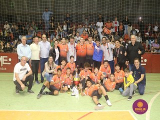 
<a style='margin-left: 5px;' class='btn btn-xs btn-social btn-facebook' href='https://www.facebook.com/sharer/sharer.php?u=https://www.boladovale.com.br/imgs/800-800-90/conteudo/fotos/1658/img6781.jpg' rel='popup' data-width='500' data-height='400'><i class='fa fa-facebook'></i>Compartilhar <span class='hidden-xs'>no Facebook</span>
</a> 
<a class='btn btn-default btn-xs' target='_blank' href='imgs/800-800-90/conteudo/fotos/1658/img6781.jpg'>
<span class='glyphicon glyphicon-cloud-download'></span> Salvar
</a> 
<span></span>
