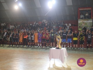 
<a style='margin-left: 5px;' class='btn btn-xs btn-social btn-facebook' href='https://www.facebook.com/sharer/sharer.php?u=https://www.boladovale.com.br/imgs/800-800-90/conteudo/fotos/1659/img6857.jpg' rel='popup' data-width='500' data-height='400'><i class='fa fa-facebook'></i>Compartilhar <span class='hidden-xs'>no Facebook</span>
</a> 
<a class='btn btn-default btn-xs' target='_blank' href='imgs/800-800-90/conteudo/fotos/1659/img6857.jpg'>
<span class='glyphicon glyphicon-cloud-download'></span> Salvar
</a> 
<span></span>