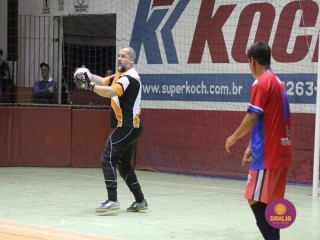 
<a style='margin-left: 5px;' class='btn btn-xs btn-social btn-facebook' href='https://www.facebook.com/sharer/sharer.php?u=https://www.boladovale.com.br/imgs/800-800-90/conteudo/fotos/1660/img6939.jpg' rel='popup' data-width='500' data-height='400'><i class='fa fa-facebook'></i>Compartilhar <span class='hidden-xs'>no Facebook</span>
</a> 
<a class='btn btn-default btn-xs' target='_blank' href='imgs/800-800-90/conteudo/fotos/1660/img6939.jpg'>
<span class='glyphicon glyphicon-cloud-download'></span> Salvar
</a> 
<span></span>