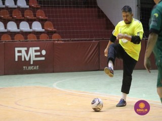 
<a style='margin-left: 5px;' class='btn btn-xs btn-social btn-facebook' href='https://www.facebook.com/sharer/sharer.php?u=https://www.boladovale.com.br/imgs/800-800-90/conteudo/fotos/1661/img6992.jpg' rel='popup' data-width='500' data-height='400'><i class='fa fa-facebook'></i>Compartilhar <span class='hidden-xs'>no Facebook</span>
</a> 
<a class='btn btn-default btn-xs' target='_blank' href='imgs/800-800-90/conteudo/fotos/1661/img6992.jpg'>
<span class='glyphicon glyphicon-cloud-download'></span> Salvar
</a> 
<span></span>