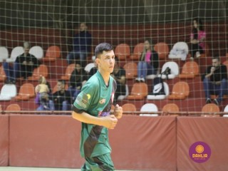 
<a style='margin-left: 5px;' class='btn btn-xs btn-social btn-facebook' href='https://www.facebook.com/sharer/sharer.php?u=https://www.boladovale.com.br/imgs/800-800-90/conteudo/fotos/1661/img7009.jpg' rel='popup' data-width='500' data-height='400'><i class='fa fa-facebook'></i>Compartilhar <span class='hidden-xs'>no Facebook</span>
</a> 
<a class='btn btn-default btn-xs' target='_blank' href='imgs/800-800-90/conteudo/fotos/1661/img7009.jpg'>
<span class='glyphicon glyphicon-cloud-download'></span> Salvar
</a> 
<span></span>