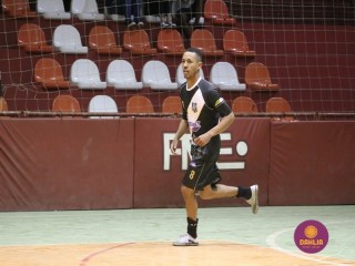 
<a style='margin-left: 5px;' class='btn btn-xs btn-social btn-facebook' href='https://www.facebook.com/sharer/sharer.php?u=https://www.boladovale.com.br/imgs/800-800-90/conteudo/fotos/1661/img7035.jpg' rel='popup' data-width='500' data-height='400'><i class='fa fa-facebook'></i>Compartilhar <span class='hidden-xs'>no Facebook</span>
</a> 
<a class='btn btn-default btn-xs' target='_blank' href='imgs/800-800-90/conteudo/fotos/1661/img7035.jpg'>
<span class='glyphicon glyphicon-cloud-download'></span> Salvar
</a> 
<span></span>