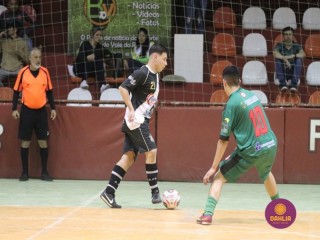 
<a style='margin-left: 5px;' class='btn btn-xs btn-social btn-facebook' href='https://www.facebook.com/sharer/sharer.php?u=https://www.boladovale.com.br/imgs/800-800-90/conteudo/fotos/1661/img7049.jpg' rel='popup' data-width='500' data-height='400'><i class='fa fa-facebook'></i>Compartilhar <span class='hidden-xs'>no Facebook</span>
</a> 
<a class='btn btn-default btn-xs' target='_blank' href='imgs/800-800-90/conteudo/fotos/1661/img7049.jpg'>
<span class='glyphicon glyphicon-cloud-download'></span> Salvar
</a> 
<span></span>