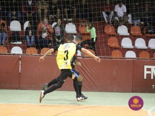 
<a style='margin-left: 5px;' class='btn btn-xs btn-social btn-facebook' href='https://www.facebook.com/sharer/sharer.php?u=https://www.boladovale.com.br/imgs/800-800-90/conteudo/fotos/1663/img7285.jpg' rel='popup' data-width='500' data-height='400'><i class='fa fa-facebook'></i>Compartilhar <span class='hidden-xs'>no Facebook</span>
</a> 
<a class='btn btn-default btn-xs' target='_blank' href='imgs/800-800-90/conteudo/fotos/1663/img7285.jpg'>
<span class='glyphicon glyphicon-cloud-download'></span> Salvar
</a> 
<span></span>