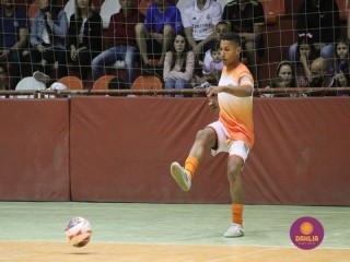 
<a style='margin-left: 5px;' class='btn btn-xs btn-social btn-facebook' href='https://www.facebook.com/sharer/sharer.php?u=https://www.boladovale.com.br/imgs/800-800-90/conteudo/fotos/1665/img7376.jpg' rel='popup' data-width='500' data-height='400'><i class='fa fa-facebook'></i>Compartilhar <span class='hidden-xs'>no Facebook</span>
</a> 
<a class='btn btn-default btn-xs' target='_blank' href='imgs/800-800-90/conteudo/fotos/1665/img7376.jpg'>
<span class='glyphicon glyphicon-cloud-download'></span> Salvar
</a> 
<span></span>