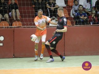 
<a style='margin-left: 5px;' class='btn btn-xs btn-social btn-facebook' href='https://www.facebook.com/sharer/sharer.php?u=https://www.boladovale.com.br/imgs/800-800-90/conteudo/fotos/1665/img7380.jpg' rel='popup' data-width='500' data-height='400'><i class='fa fa-facebook'></i>Compartilhar <span class='hidden-xs'>no Facebook</span>
</a> 
<a class='btn btn-default btn-xs' target='_blank' href='imgs/800-800-90/conteudo/fotos/1665/img7380.jpg'>
<span class='glyphicon glyphicon-cloud-download'></span> Salvar
</a> 
<span></span>