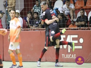 
<a style='margin-left: 5px;' class='btn btn-xs btn-social btn-facebook' href='https://www.facebook.com/sharer/sharer.php?u=https://www.boladovale.com.br/imgs/800-800-90/conteudo/fotos/1665/img7385.jpg' rel='popup' data-width='500' data-height='400'><i class='fa fa-facebook'></i>Compartilhar <span class='hidden-xs'>no Facebook</span>
</a> 
<a class='btn btn-default btn-xs' target='_blank' href='imgs/800-800-90/conteudo/fotos/1665/img7385.jpg'>
<span class='glyphicon glyphicon-cloud-download'></span> Salvar
</a> 
<span></span>