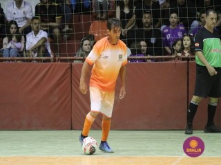 
<a style='margin-left: 5px;' class='btn btn-xs btn-social btn-facebook' href='https://www.facebook.com/sharer/sharer.php?u=https://www.boladovale.com.br/imgs/800-800-90/conteudo/fotos/1665/img7423.jpg' rel='popup' data-width='500' data-height='400'><i class='fa fa-facebook'></i>Compartilhar <span class='hidden-xs'>no Facebook</span>
</a> 
<a class='btn btn-default btn-xs' target='_blank' href='imgs/800-800-90/conteudo/fotos/1665/img7423.jpg'>
<span class='glyphicon glyphicon-cloud-download'></span> Salvar
</a> 
<span></span>
