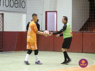 
<a style='margin-left: 5px;' class='btn btn-xs btn-social btn-facebook' href='https://www.facebook.com/sharer/sharer.php?u=https://www.boladovale.com.br/imgs/800-800-90/conteudo/fotos/1666/img7492.jpg' rel='popup' data-width='500' data-height='400'><i class='fa fa-facebook'></i>Compartilhar <span class='hidden-xs'>no Facebook</span>
</a> 
<a class='btn btn-default btn-xs' target='_blank' href='imgs/800-800-90/conteudo/fotos/1666/img7492.jpg'>
<span class='glyphicon glyphicon-cloud-download'></span> Salvar
</a> 
<span></span>