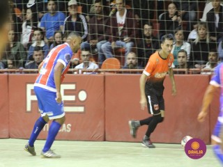 
<a style='margin-left: 5px;' class='btn btn-xs btn-social btn-facebook' href='https://www.facebook.com/sharer/sharer.php?u=https://www.boladovale.com.br/imgs/800-800-90/conteudo/fotos/1668/img6572.jpg' rel='popup' data-width='500' data-height='400'><i class='fa fa-facebook'></i>Compartilhar <span class='hidden-xs'>no Facebook</span>
</a> 
<a class='btn btn-default btn-xs' target='_blank' href='imgs/800-800-90/conteudo/fotos/1668/img6572.jpg'>
<span class='glyphicon glyphicon-cloud-download'></span> Salvar
</a> 
<span></span>