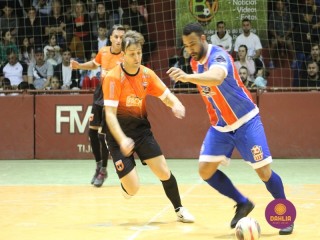 
<a style='margin-left: 5px;' class='btn btn-xs btn-social btn-facebook' href='https://www.facebook.com/sharer/sharer.php?u=https://www.boladovale.com.br/imgs/800-800-90/conteudo/fotos/1668/img6645.jpg' rel='popup' data-width='500' data-height='400'><i class='fa fa-facebook'></i>Compartilhar <span class='hidden-xs'>no Facebook</span>
</a> 
<a class='btn btn-default btn-xs' target='_blank' href='imgs/800-800-90/conteudo/fotos/1668/img6645.jpg'>
<span class='glyphicon glyphicon-cloud-download'></span> Salvar
</a> 
<span></span>