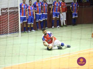 
<a style='margin-left: 5px;' class='btn btn-xs btn-social btn-facebook' href='https://www.facebook.com/sharer/sharer.php?u=https://www.boladovale.com.br/imgs/800-800-90/conteudo/fotos/1668/img6658.jpg' rel='popup' data-width='500' data-height='400'><i class='fa fa-facebook'></i>Compartilhar <span class='hidden-xs'>no Facebook</span>
</a> 
<a class='btn btn-default btn-xs' target='_blank' href='imgs/800-800-90/conteudo/fotos/1668/img6658.jpg'>
<span class='glyphicon glyphicon-cloud-download'></span> Salvar
</a> 
<span></span>