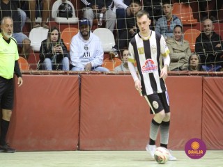 
<a style='margin-left: 5px;' class='btn btn-xs btn-social btn-facebook' href='https://www.facebook.com/sharer/sharer.php?u=https://www.boladovale.com.br/imgs/800-800-90/conteudo/fotos/1669/img6719.jpg' rel='popup' data-width='500' data-height='400'><i class='fa fa-facebook'></i>Compartilhar <span class='hidden-xs'>no Facebook</span>
</a> 
<a class='btn btn-default btn-xs' target='_blank' href='imgs/800-800-90/conteudo/fotos/1669/img6719.jpg'>
<span class='glyphicon glyphicon-cloud-download'></span> Salvar
</a> 
<span></span>