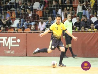 
<a style='margin-left: 5px;' class='btn btn-xs btn-social btn-facebook' href='https://www.facebook.com/sharer/sharer.php?u=https://www.boladovale.com.br/imgs/800-800-90/conteudo/fotos/1669/img6747.jpg' rel='popup' data-width='500' data-height='400'><i class='fa fa-facebook'></i>Compartilhar <span class='hidden-xs'>no Facebook</span>
</a> 
<a class='btn btn-default btn-xs' target='_blank' href='imgs/800-800-90/conteudo/fotos/1669/img6747.jpg'>
<span class='glyphicon glyphicon-cloud-download'></span> Salvar
</a> 
<span></span>
