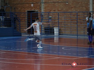 
<a style='margin-left: 5px;' class='btn btn-xs btn-social btn-facebook' href='https://www.facebook.com/sharer/sharer.php?u=https://www.boladovale.com.br/imgs/800-800-90/conteudo/fotos/1671/img7778.jpg' rel='popup' data-width='500' data-height='400'><i class='fa fa-facebook'></i>Compartilhar <span class='hidden-xs'>no Facebook</span>
</a> 
<a class='btn btn-default btn-xs' target='_blank' href='imgs/800-800-90/conteudo/fotos/1671/img7778.jpg'>
<span class='glyphicon glyphicon-cloud-download'></span> Salvar
</a> 
<span></span>
