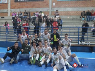 
<a style='margin-left: 5px;' class='btn btn-xs btn-social btn-facebook' href='https://www.facebook.com/sharer/sharer.php?u=https://www.boladovale.com.br/imgs/800-800-90/conteudo/fotos/1671/img7877.jpg' rel='popup' data-width='500' data-height='400'><i class='fa fa-facebook'></i>Compartilhar <span class='hidden-xs'>no Facebook</span>
</a> 
<a class='btn btn-default btn-xs' target='_blank' href='imgs/800-800-90/conteudo/fotos/1671/img7877.jpg'>
<span class='glyphicon glyphicon-cloud-download'></span> Salvar
</a> 
<span></span>