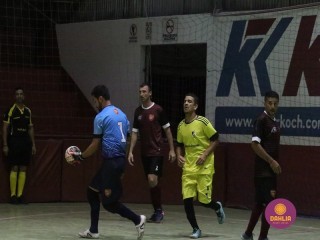
<a style='margin-left: 5px;' class='btn btn-xs btn-social btn-facebook' href='https://www.facebook.com/sharer/sharer.php?u=https://www.boladovale.com.br/imgs/800-800-90/conteudo/fotos/1672/img7927.jpg' rel='popup' data-width='500' data-height='400'><i class='fa fa-facebook'></i>Compartilhar <span class='hidden-xs'>no Facebook</span>
</a> 
<a class='btn btn-default btn-xs' target='_blank' href='imgs/800-800-90/conteudo/fotos/1672/img7927.jpg'>
<span class='glyphicon glyphicon-cloud-download'></span> Salvar
</a> 
<span></span>