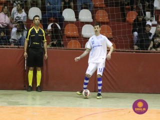 
<a style='margin-left: 5px;' class='btn btn-xs btn-social btn-facebook' href='https://www.facebook.com/sharer/sharer.php?u=https://www.boladovale.com.br/imgs/800-800-90/conteudo/fotos/1673/img8003.jpg' rel='popup' data-width='500' data-height='400'><i class='fa fa-facebook'></i>Compartilhar <span class='hidden-xs'>no Facebook</span>
</a> 
<a class='btn btn-default btn-xs' target='_blank' href='imgs/800-800-90/conteudo/fotos/1673/img8003.jpg'>
<span class='glyphicon glyphicon-cloud-download'></span> Salvar
</a> 
<span></span>