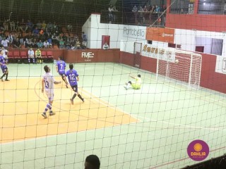 
<a style='margin-left: 5px;' class='btn btn-xs btn-social btn-facebook' href='https://www.facebook.com/sharer/sharer.php?u=https://www.boladovale.com.br/imgs/800-800-90/conteudo/fotos/1673/img8073.jpg' rel='popup' data-width='500' data-height='400'><i class='fa fa-facebook'></i>Compartilhar <span class='hidden-xs'>no Facebook</span>
</a> 
<a class='btn btn-default btn-xs' target='_blank' href='imgs/800-800-90/conteudo/fotos/1673/img8073.jpg'>
<span class='glyphicon glyphicon-cloud-download'></span> Salvar
</a> 
<span></span>