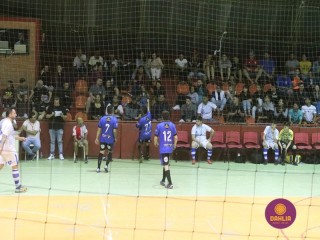 
<a style='margin-left: 5px;' class='btn btn-xs btn-social btn-facebook' href='https://www.facebook.com/sharer/sharer.php?u=https://www.boladovale.com.br/imgs/800-800-90/conteudo/fotos/1673/img8077.jpg' rel='popup' data-width='500' data-height='400'><i class='fa fa-facebook'></i>Compartilhar <span class='hidden-xs'>no Facebook</span>
</a> 
<a class='btn btn-default btn-xs' target='_blank' href='imgs/800-800-90/conteudo/fotos/1673/img8077.jpg'>
<span class='glyphicon glyphicon-cloud-download'></span> Salvar
</a> 
<span></span>