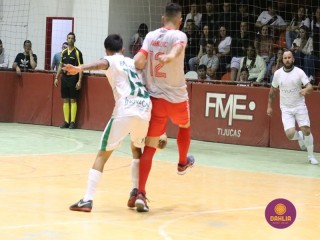 
<a style='margin-left: 5px;' class='btn btn-xs btn-social btn-facebook' href='https://www.facebook.com/sharer/sharer.php?u=https://www.boladovale.com.br/imgs/800-800-90/conteudo/fotos/1674/img8117.jpg' rel='popup' data-width='500' data-height='400'><i class='fa fa-facebook'></i>Compartilhar <span class='hidden-xs'>no Facebook</span>
</a> 
<a class='btn btn-default btn-xs' target='_blank' href='imgs/800-800-90/conteudo/fotos/1674/img8117.jpg'>
<span class='glyphicon glyphicon-cloud-download'></span> Salvar
</a> 
<span></span>