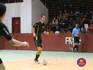 
<a style='margin-left: 5px;' class='btn btn-xs btn-social btn-facebook' href='https://www.facebook.com/sharer/sharer.php?u=https://www.boladovale.com.br/imgs/800-800-90/conteudo/fotos/1675/img8296.jpg' rel='popup' data-width='500' data-height='400'><i class='fa fa-facebook'></i>Compartilhar <span class='hidden-xs'>no Facebook</span>
</a> 
<a class='btn btn-default btn-xs' target='_blank' href='imgs/800-800-90/conteudo/fotos/1675/img8296.jpg'>
<span class='glyphicon glyphicon-cloud-download'></span> Salvar
</a> 
<span></span>